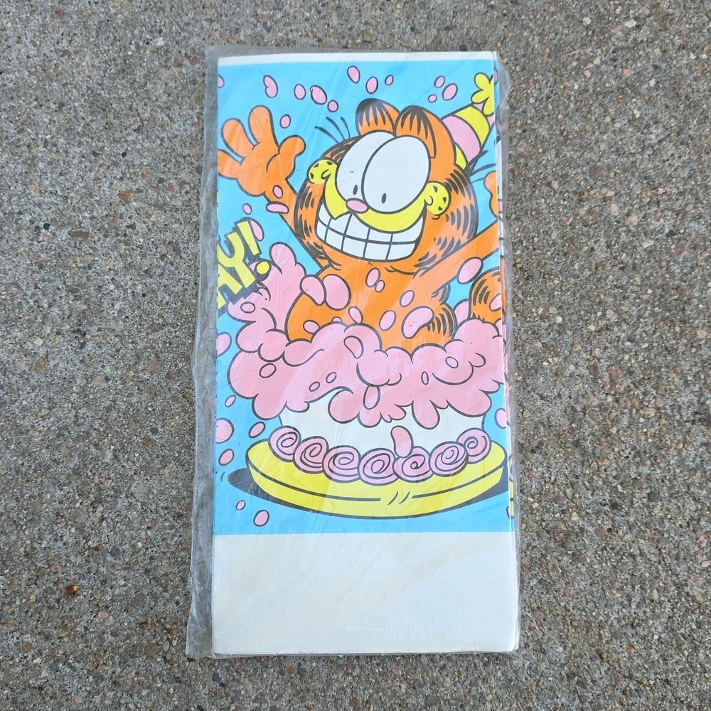 New Vintage Garfield Hallmark Party Express Happy Birthday Table Cover 54 X 89